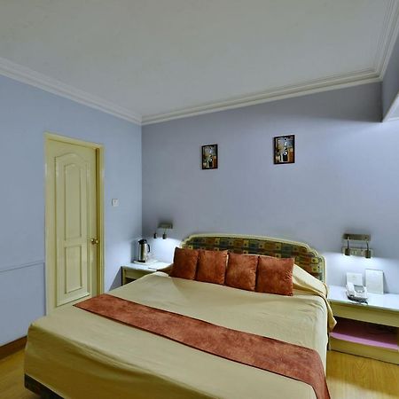 Hotel Surendra Vilas Бопал Екстериор снимка